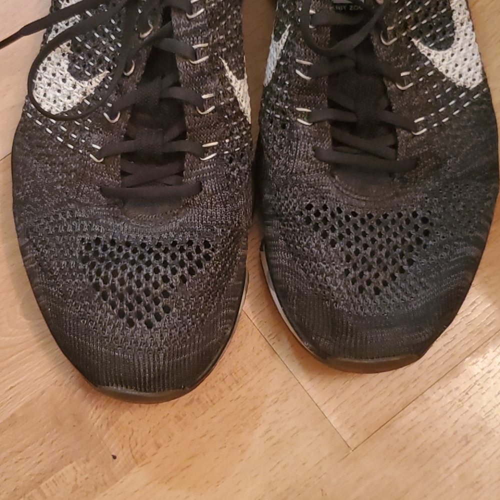 Black fly knit zoom NIKE great condition size 10 - Picture 7 of 12
